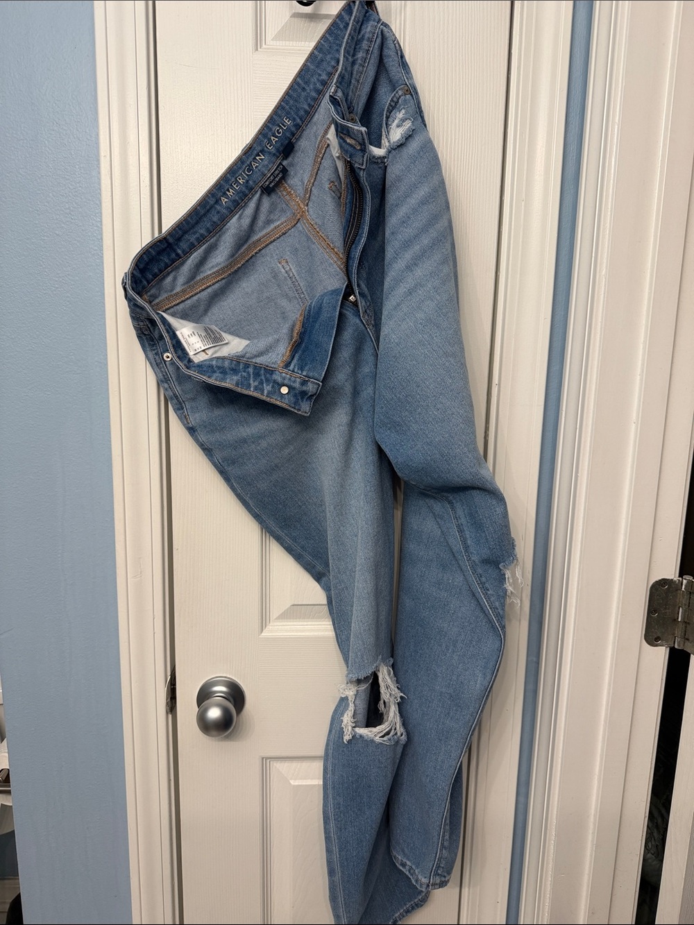 American Eagle Outfitters Light Blue Ripped Boyfriend Jeans